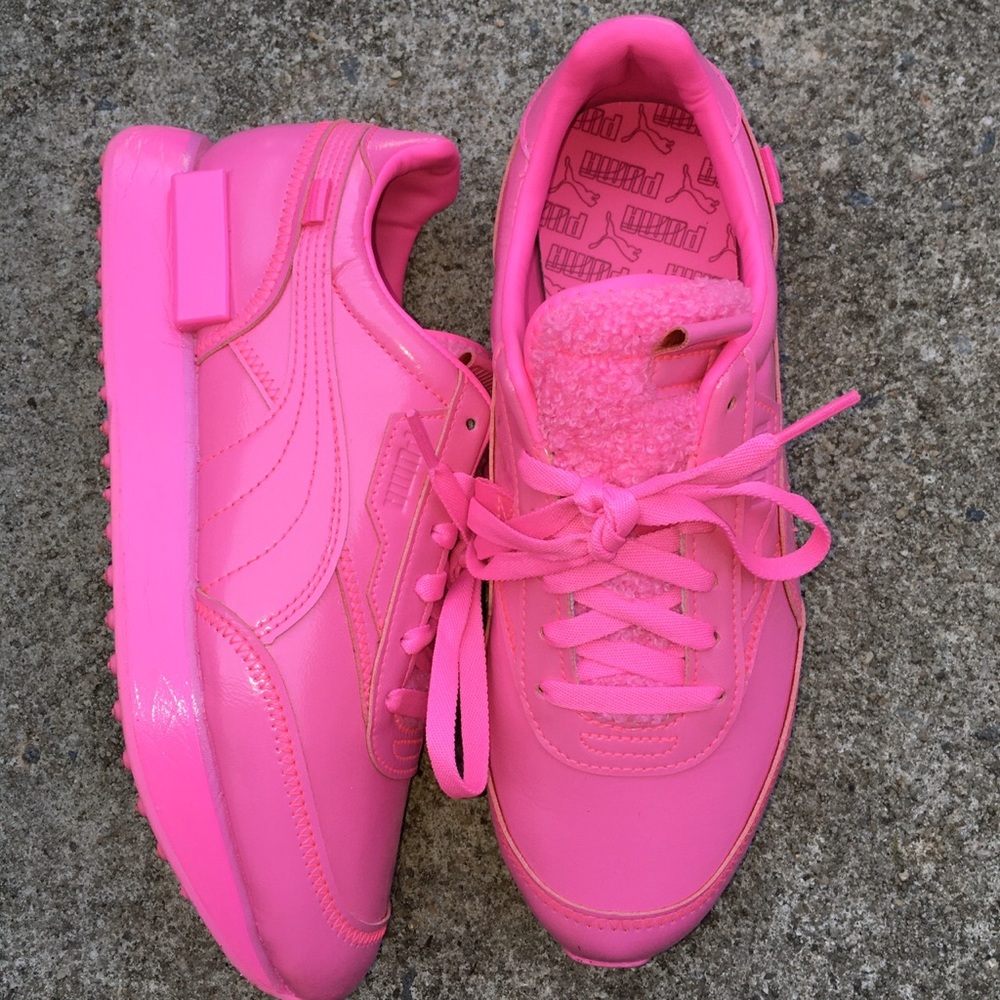 Leather/ Sherpa Pumas 💗💗💗 - Picture 2 of 4